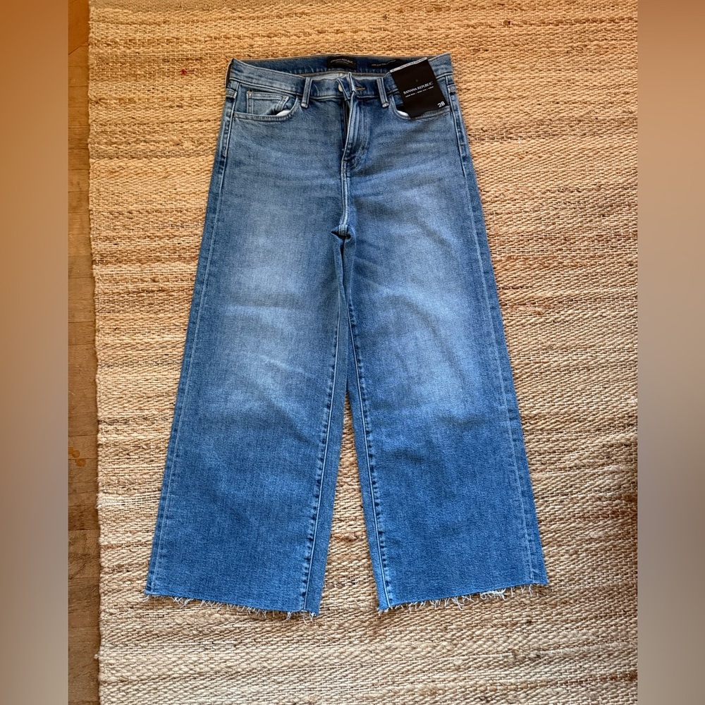 Banana Republic NWT High Rise Wide Leg Crop - 28